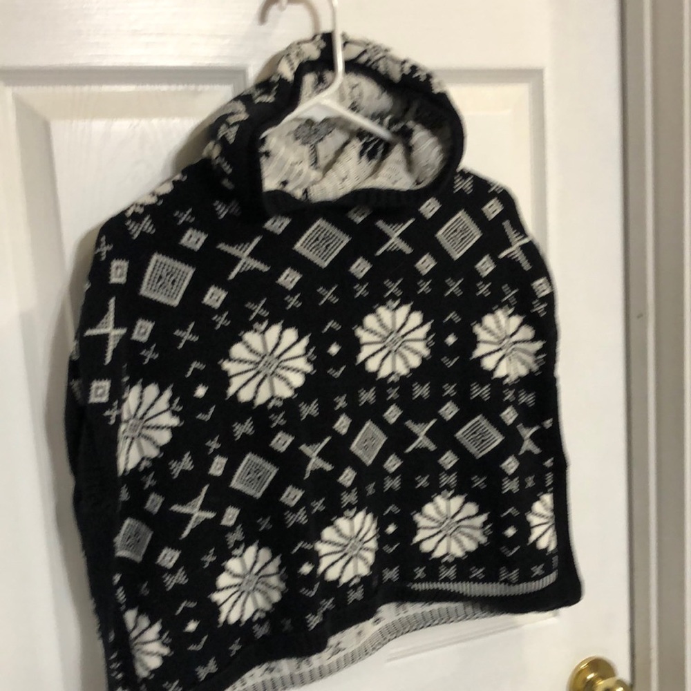 Large girls Old Navy sweater poncho with hoodie in black and white design